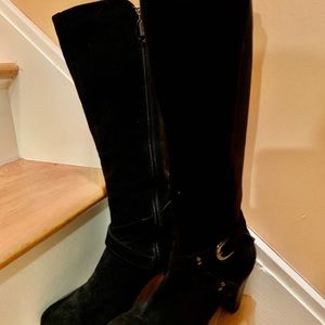 Blondo from Montreal. Size 8.